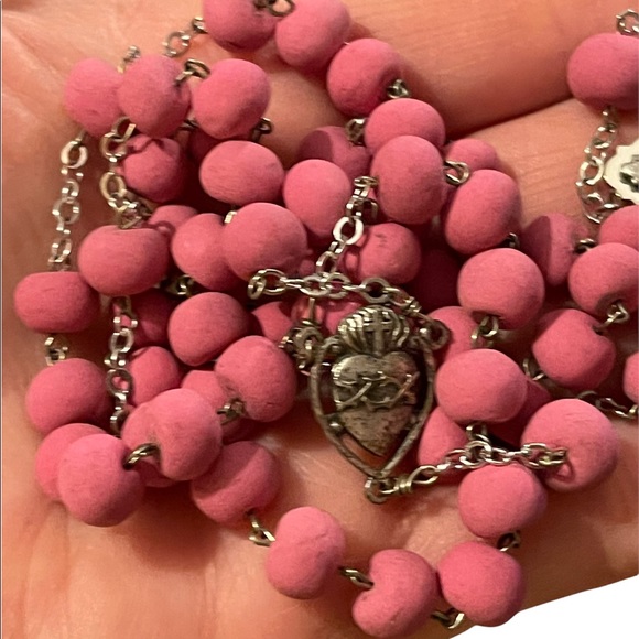 Vintage pink bead Silver cross crucifix rosary Italy Catholic necklace - Picture 4 of 10